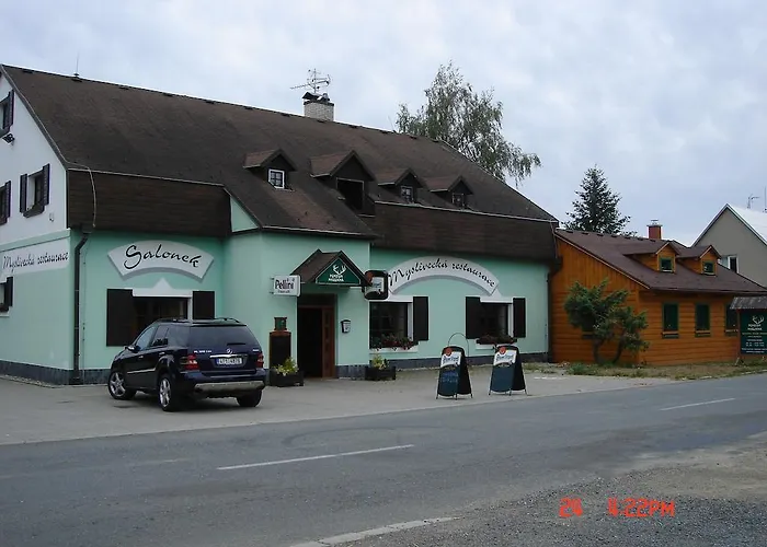 A Restaurace MyslivnaPenzion